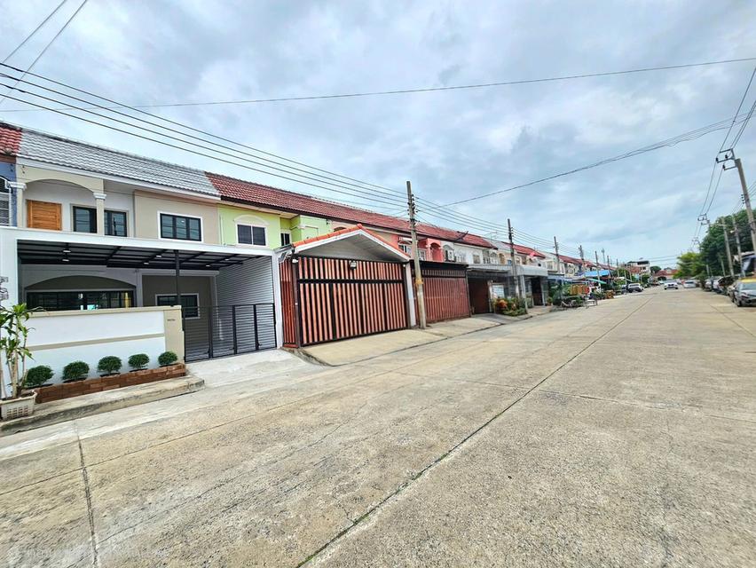 หมู่บ้านศรีประจักษ์ 7 (ถนนเมน) รีโนเวทใหม่ พร้อมเข้าอยู่ 5