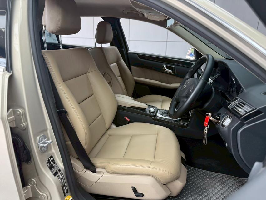 2011 BENZ E-CLASS, E200 CGI Avantgardeโฉม W212 ปี10-16 สีน้ำตาล รูปที่ 5