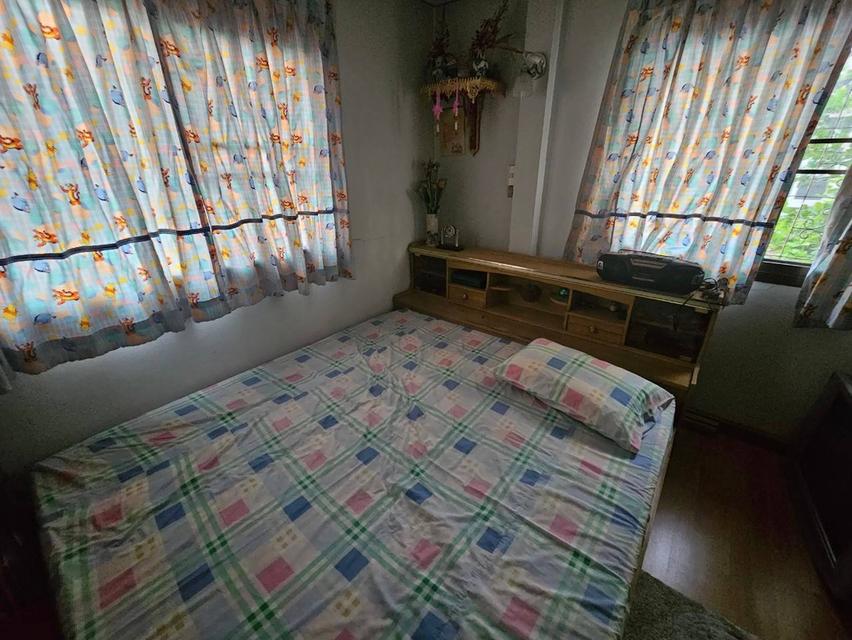 บ้านทาวเฮาส์ ใกล้รถไฟฟ้า 13