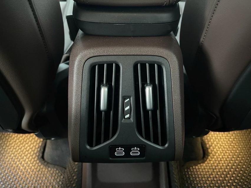 รหัสรถ AP576 BMW X1 2.0 sDrive 20i xLine สีดำ ปี 25 18
