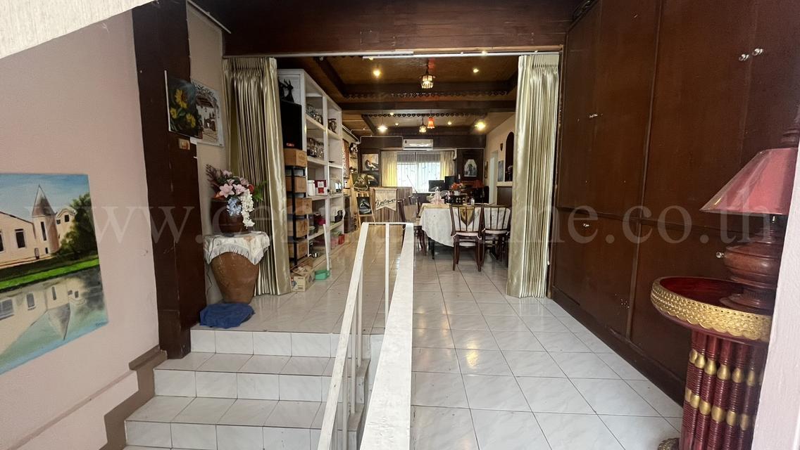 อาคารพาณิชย์ 2 คูหา ซอยแจ้งวัฒนะ 1 ทำเลดี พร้อมผู้เช่าออฟฟิศ 16