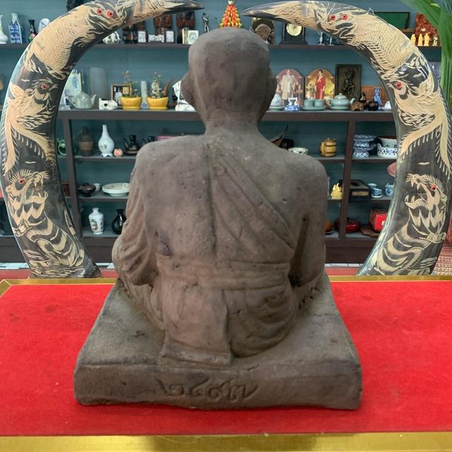หลวงปู่ทวดองค์ใหญ่ เนื้อดิน 4