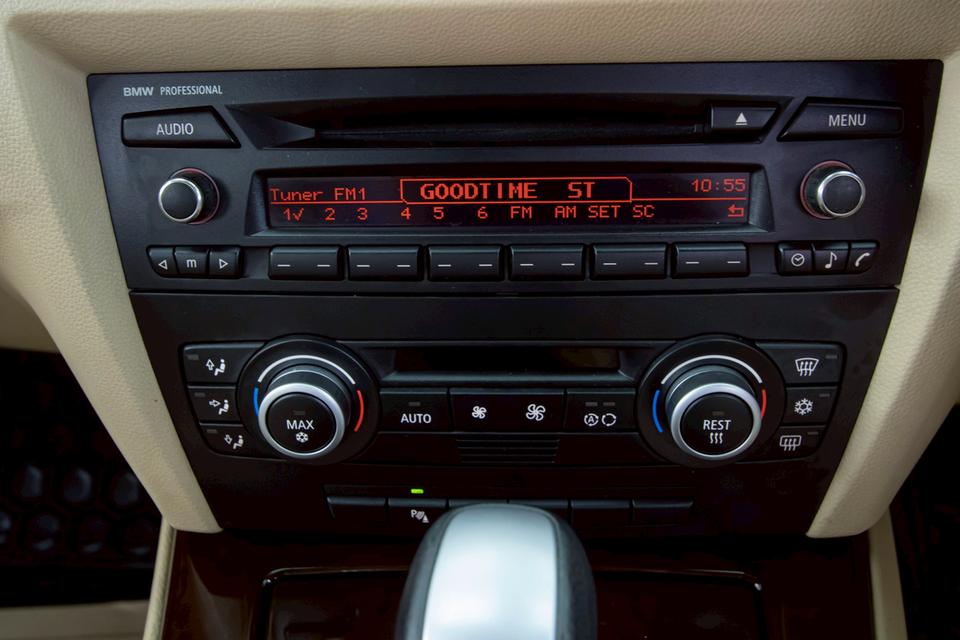 BMW SERIES 3 320i LCI E90 2009   13