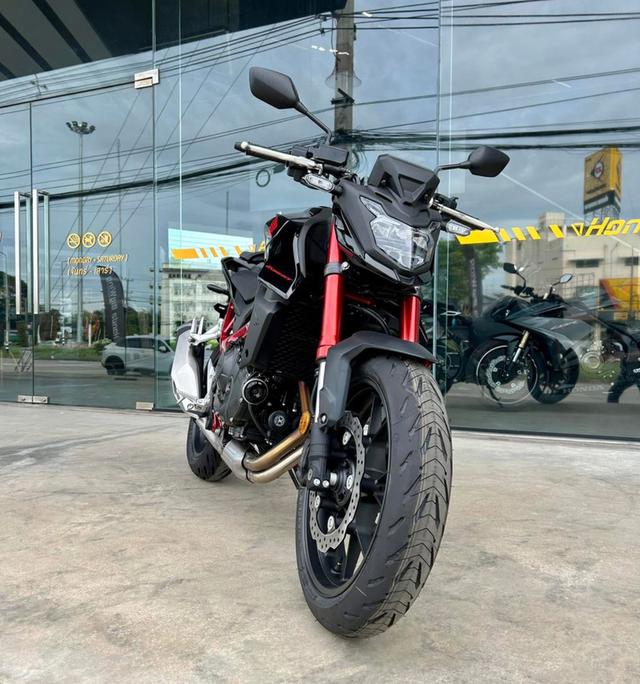 ปล่อยรถ Honda CB750 Hornet ปี 2023 3