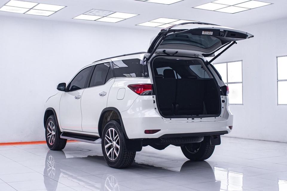 รหัสรถ 1D086 FORTUNER 2.4 V 4WD 2018 17