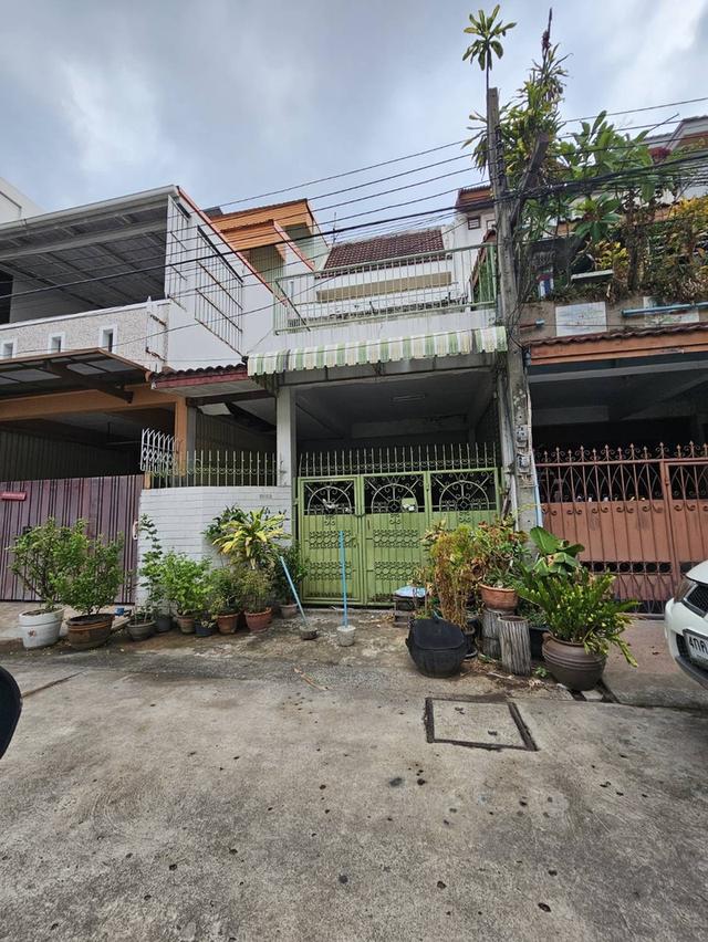 ขายทาวเฮ้าส์ย่านเสนานิคม 1