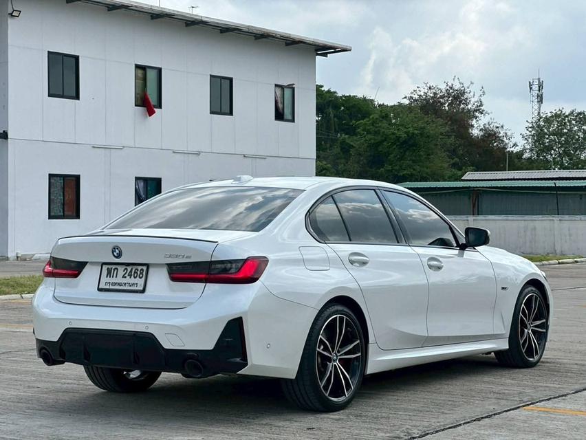 BMW 330e M Sport LCI (G20) 2023 • Mileage: 25,000 km . 💵 ราคาเพียง 1,750,000 THB รูปที่ 6