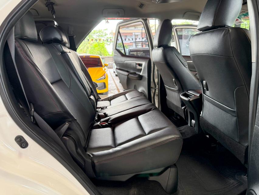 TOYOTA FORTUNER 2.4 V ปี 2017 รูปที่ 13