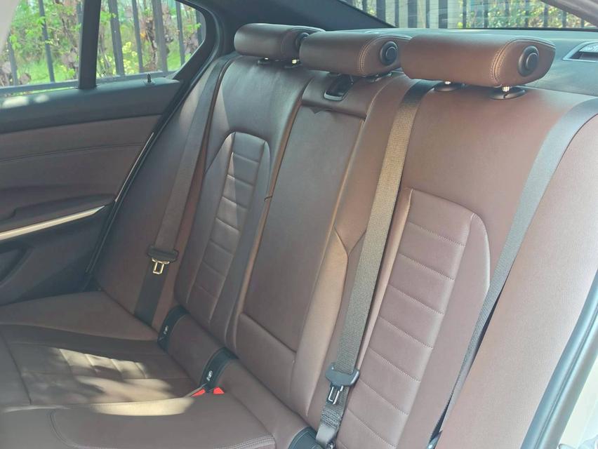 BMW 320d M sport lci ปี2024 แท้สวยจัดๆ รถมือเดียวป้ายแดง ประวัติครบๆ ไมล์เพียง 40,000 km เท่านั้น Bsi / Bri ถึง 06/2029 รูปที่ 20