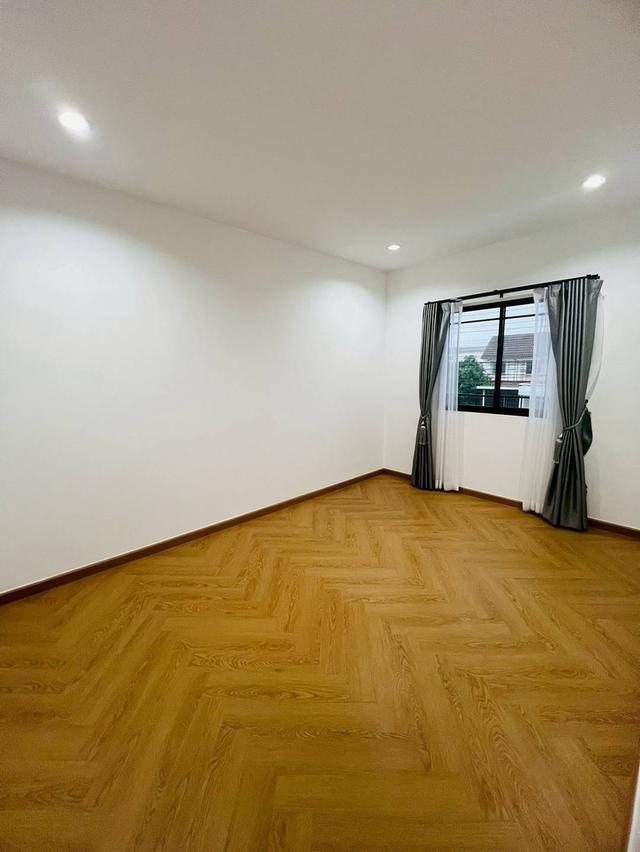 หมู่บ้านพฤกษา64/1 12