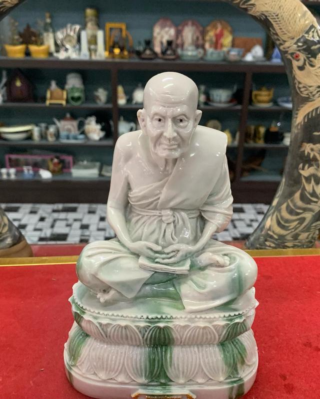 หลวงปู่ทวดเนื้อเรซิน 5