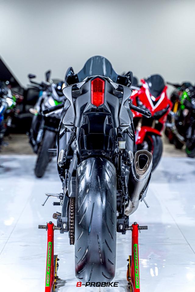 YAMAHA R7 8