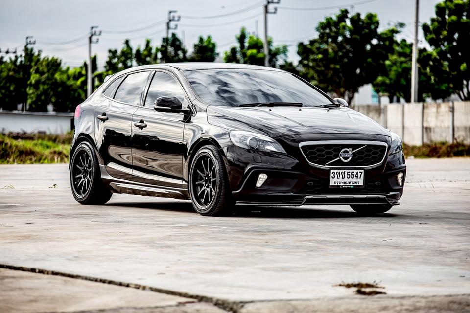 Volvo V40 T5 Cross Country 2.0 Turbo T5 ปี 2015 สีดำ ของแต่งหลักแสน 3