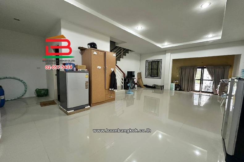 ทาวน์โฮม โครงการ ราชพฤกษ์ สุวรรณภูมิ-ลาดกระบัง เนื้อที่ 22.5 ตารางวา ซอยฉลองกรุง 61 แขวงลำปลาทิว เขตลาดกระบัง กรุงเทพมหานคร