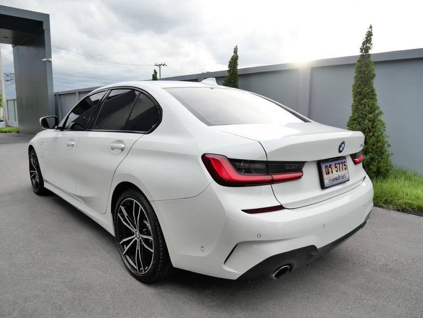 2021 BmW 330e M-Sport 3