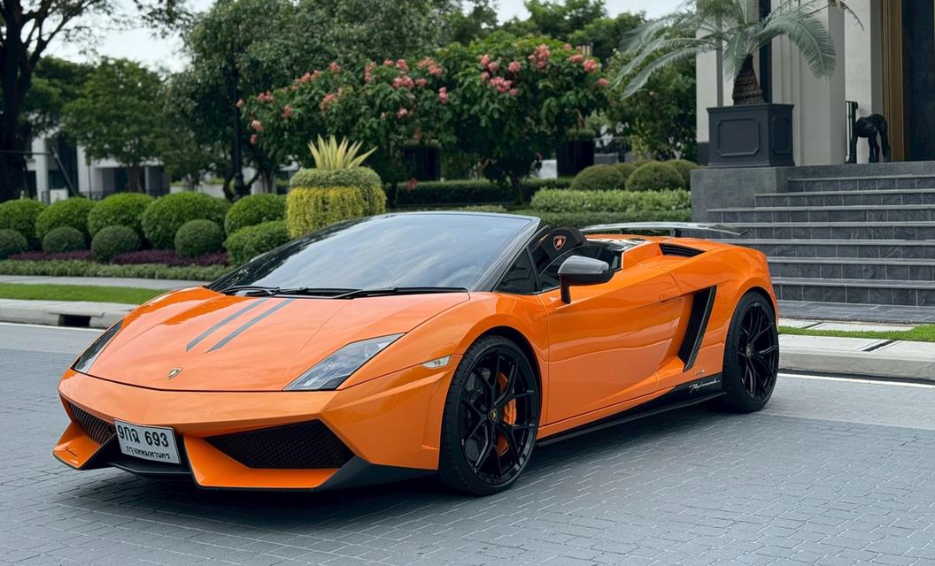 Lamborghini 570-4 performante รูปที่ 1
