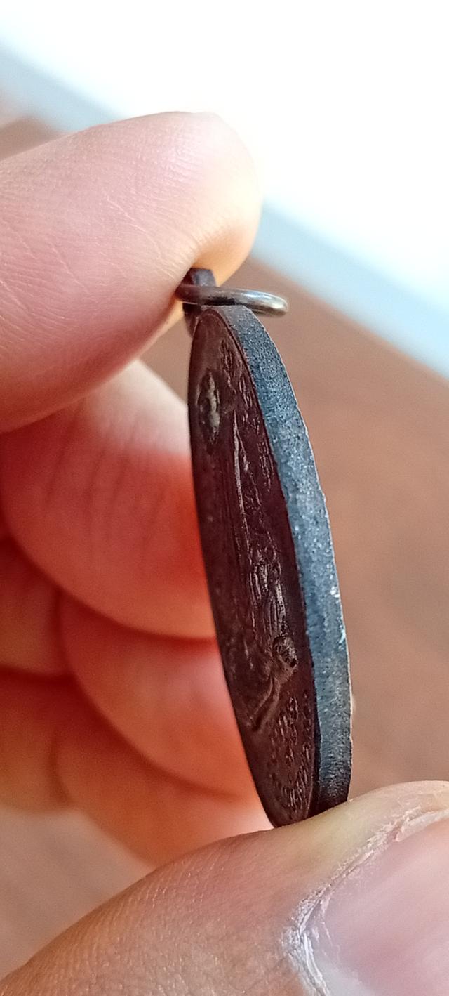 เหรียญไข่นั่งเต็มองค์ถือประคำหลวงพ่ออุตตมะ รูปที่ 3