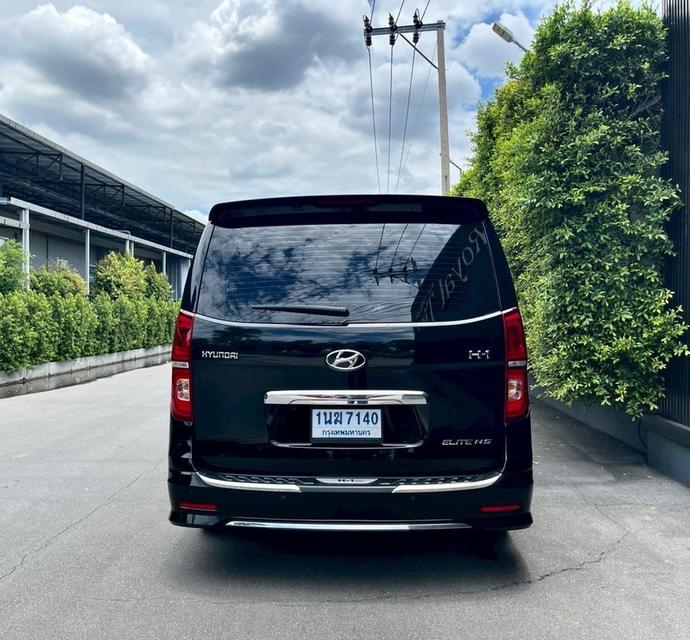 Hyunda H1 2.5 Elite ปี 18 สภาพสวย ไมล์น้อย