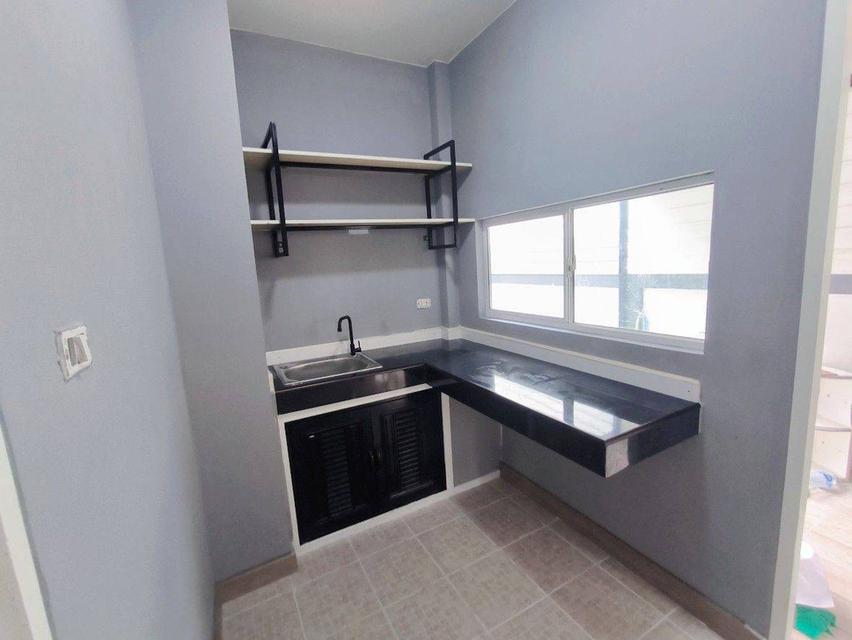 ขายถูก บ้านแฝด 2 ชั้น ม.บ้านฟ้า ลำลูกกา คลอง 6 4