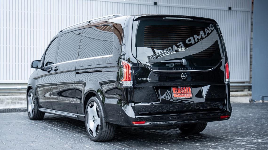 Mercedes-Benz V300d Exclusive 2025 สีดำ มือเดียว สภาพดีสุดไมล์น้อยมาก Warranty Benz เหลือถึง 30042028 รูปที่ 4