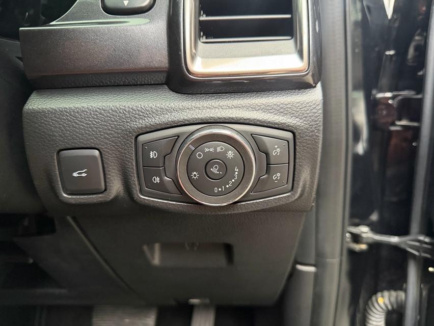Ford Everest 2.0bi-turbo 4x4 AT ปี 2022 รถมือเดียวป้ายแดง ไม่มีเฉี่ยวชน สีเดิมทั้งคันน็อตไม่มีขยับรถสวยสุดๆ 💯 รูปที่ 13