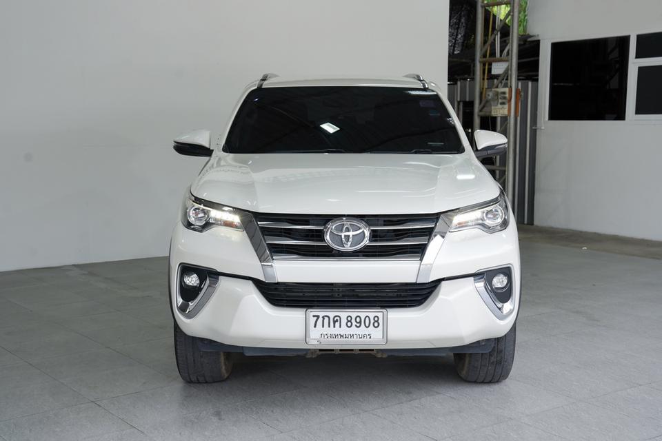 #TOYOTA FORTUNER 2.4 V AT ปี 2017 จด 2018 สี ขาว