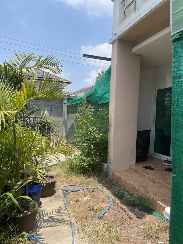 ขายบ้านทาว์นโฮม แปลงพื้นที่ดินบ้านหลังเดียวที่ใหญ่ที่สุดในหมู่บ้าน หลังริมสุด 80.9ตารางวา 3ห้องนอน2ห้องน้ำ ราคาพูดคุยกันได้ พร้อมโอน รูปย่อยที่ 2