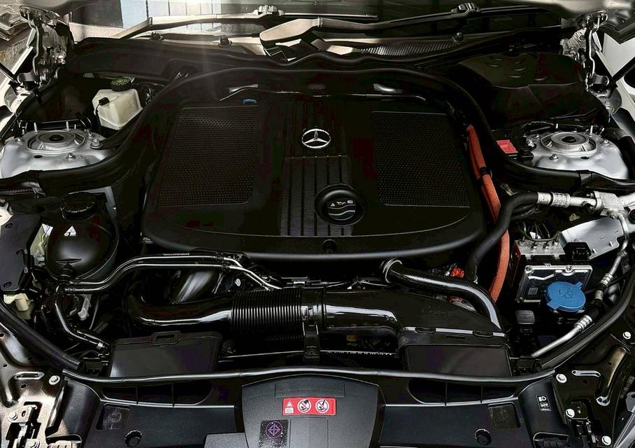Mercedes Benz E300 Bluetec Hybrid Exclusive ปี 2013ราคา 390,000 รถมือเดียวป้ายแดง ใช้ไป 30,000 km รูปที่ 13