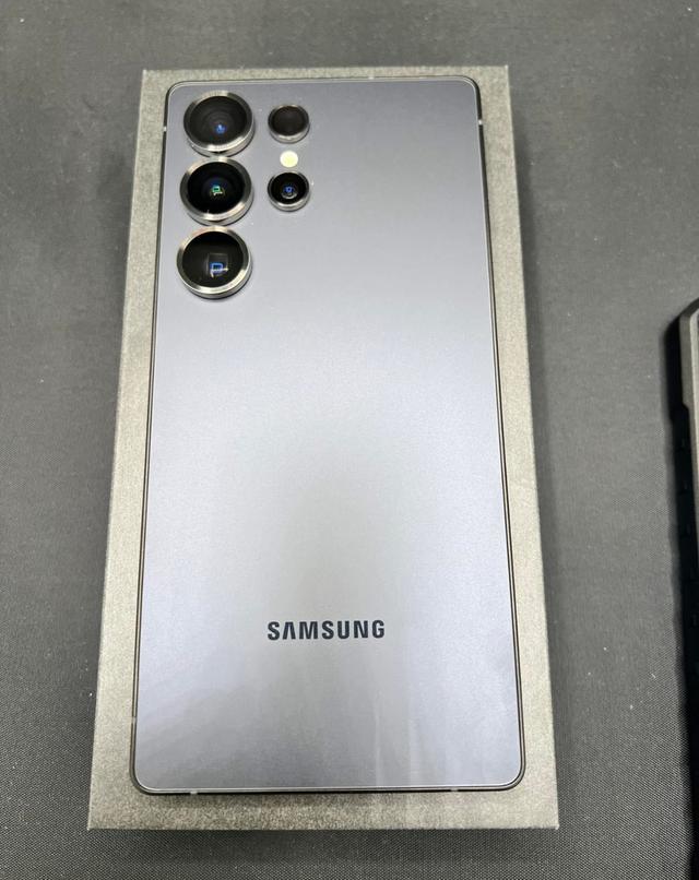 Galaxy S25 Ultra 1TB มือ 2 สภาพสวยแจ่มๆ