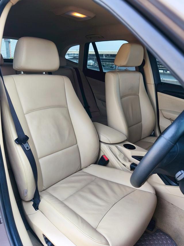 BMW รุ่น : X1 2.0 sDrive18i (5 ประตู) รูปที่ 13