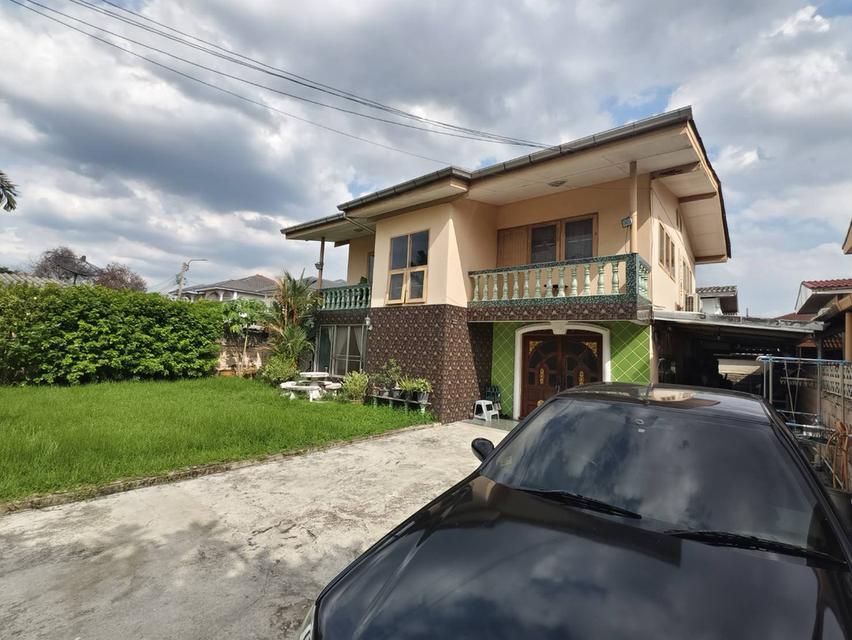 บ้านเดี่ยวสไตล์เรโทร 94 ตร.ว. ทำเลทองโชคชัย 4 9