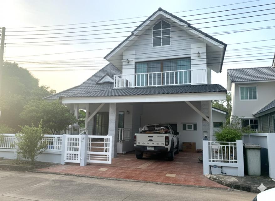 ให้เช่า บ้านเดี่ยว HS081 พร้อมเฟอร์นิเจอร์ ทำเลดี ใจกลางศรีราชา ถนนสุขุมวิท . 278 ตรม 89.4 ตรว ใกล้ J-park โรงเรียนอสัมช 2