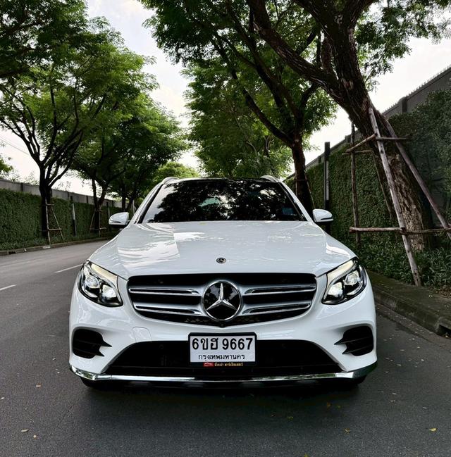 Benz GLC250 d AMG Dynamic ดีเซล สีขาว ปี 2019 รถบ้านมือเดียวป้ายแดง  ไม่เคยทำสี สีเดิม เข้าศูนย์ทุกระยะ  ป.1 เหลือๆ 2