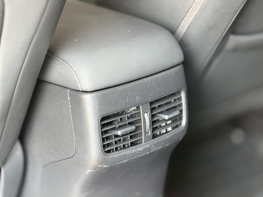 ปี 2020 MAZDA MAZDA3, 2.0 SP โฉม ปี19-ปัจจุบัน4Dr สีขาว ตัวท็อป สีแดง มือเดียวป้ายแดง 14