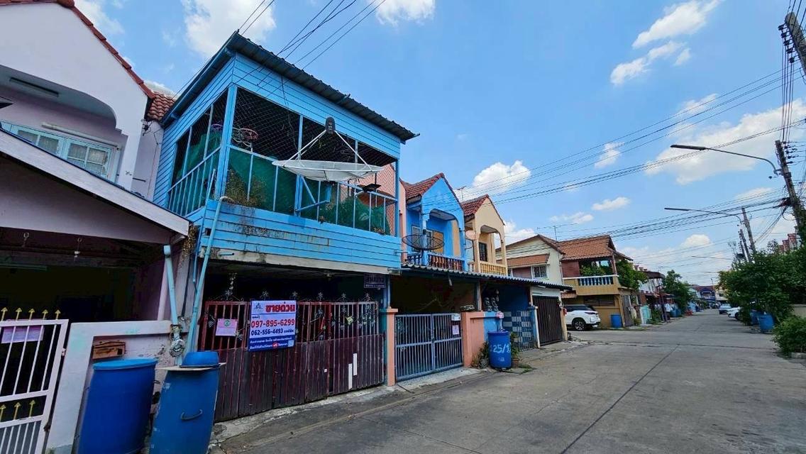 ทาวน์เฮ้าส์ 2 ชั้น หมู่บ้านบัวแก้ว สามโคก 2