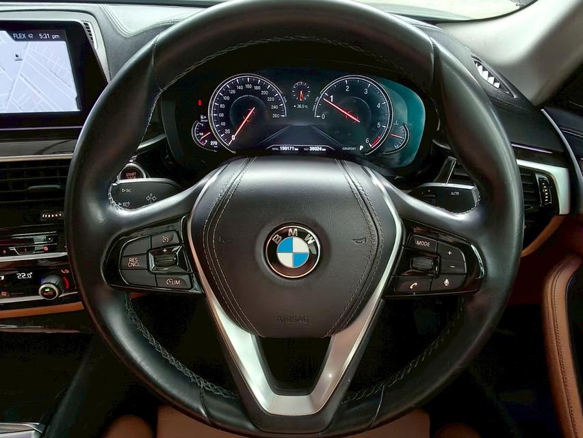 รถเข้าใหม่! BMW 520d Sport Line (G30) ปี 2018 สีขาว ดีเซลล้วน 6