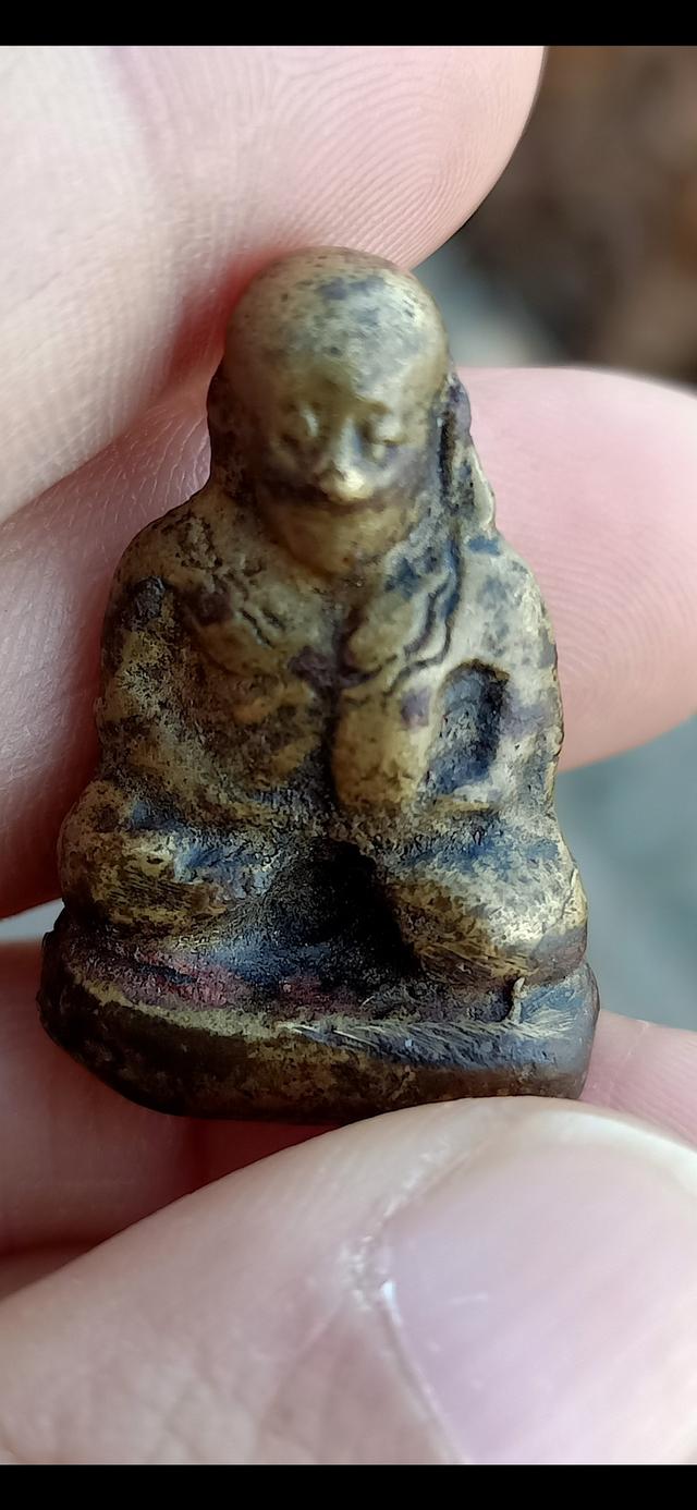 รูปหล่อหลวงพ่อเงิน วัดบางคลาน