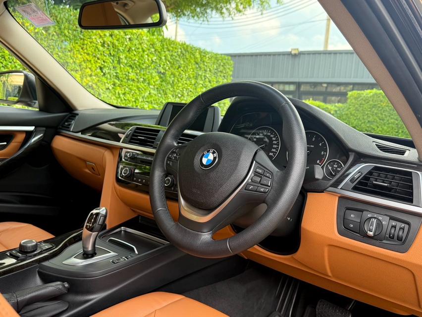2019 BMW 320D F30 LCI รถมือเดียวออกป้ายแดง รถวิ่งน้อย เข้าศูนย์ทุกระยะ รถไม่เคยมีอุบัติเหตุครับ 10