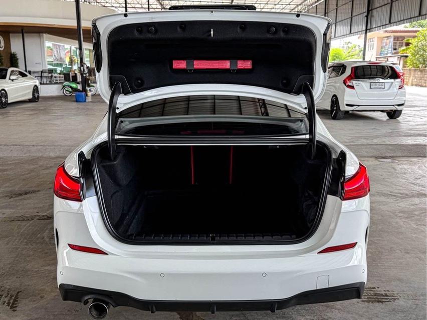 ปี 2019 BMW SERIES 2,218i Coupe M Sport มือเดียวป้ายแดง คู่มือบุ๊คเซอร์วิสครบ กุญแจรีโมท 2 ดอก 16
