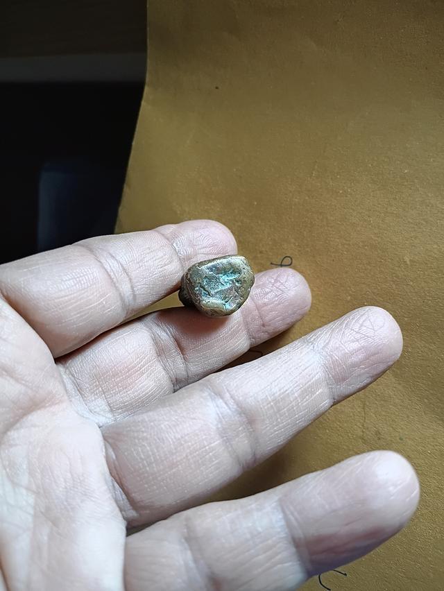 หลวงพ่อเงินพิมพ์ขี้ตา3ชาย รูปที่ 3