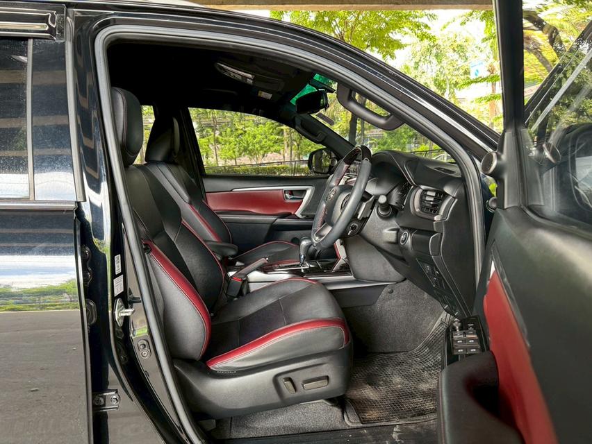 ขายรถ Toyota Fortuner Legender 2.4 2WD ปี 2022 สีดำ เกียร์ออโต้ 9