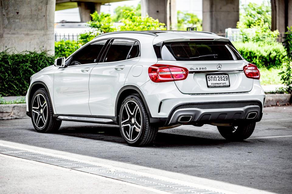 Mercedes Benz Gla250 สีขาว ปี 2016 ซันรูฟ 8