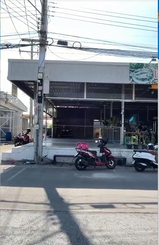 พื้นที่ร้านค้าให้เช่า 2