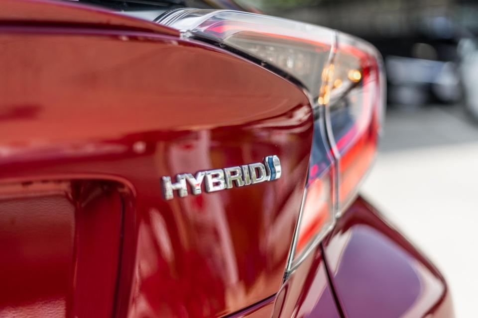 Toyota CH-R 1.8 Hybrid Hi ปี 2019 1