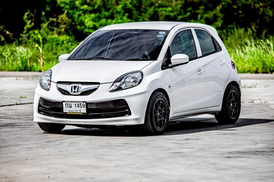 Honda Brio 1.2V ท๊อปสุด ปี 2012 เกียร์ออโต้ สีขาว กระจกไฟฟ้า