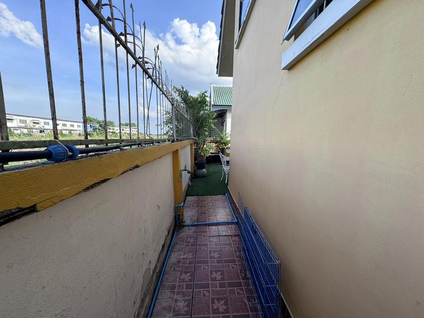 N182 ขายบ้านแฝดชั้นครึ่งบ้านหลังมุม พร้อมเฟอร์ หมู่บ้านสินทรัพย์ 2 ถนนรังสิตนครนายกคลอง 4 บ้านหลังมุมน่าอยู่ตกแต่งแนวสวนแบบธรรมชาติ มีพื้นที่ข้างบ้าน 11