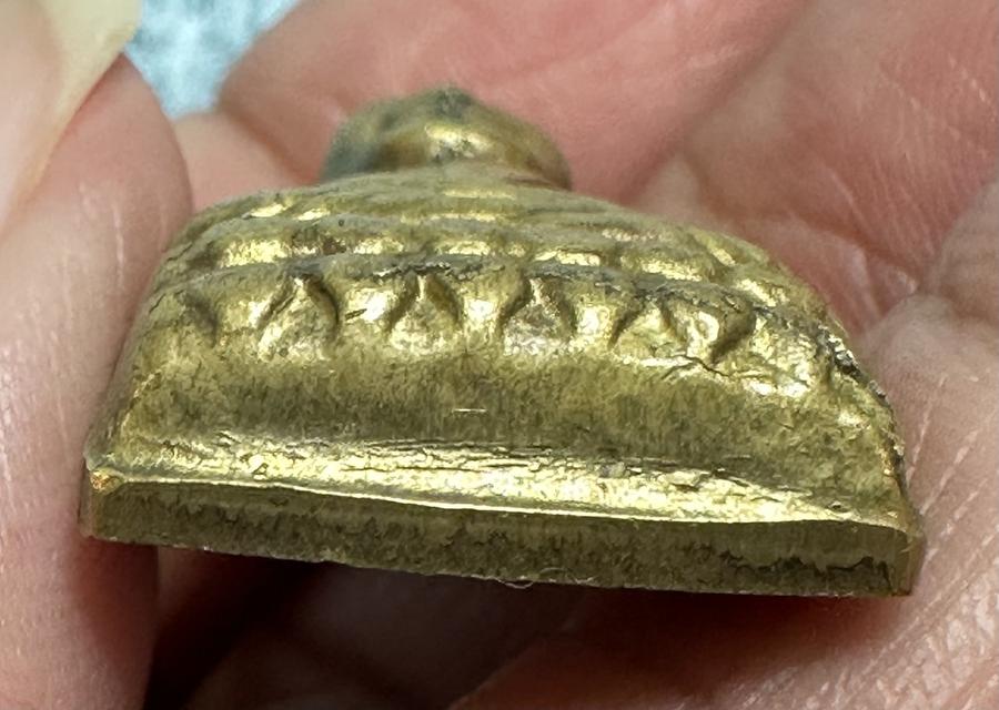 เหรียญหล่อ ล.ป.ทวด หบังหนังสือ รูปที่ 7