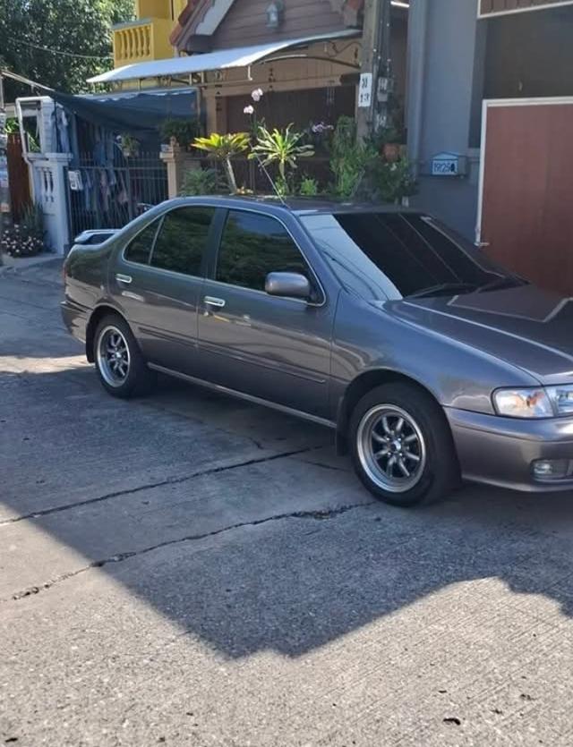 Nissan Sunny 1999 4