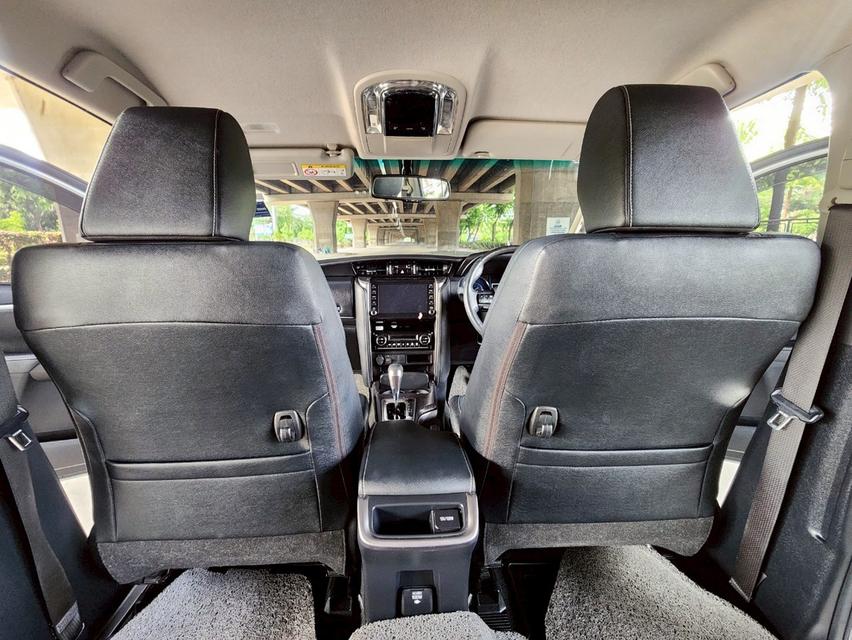 Toyota Fortuner 2.4 V 2WD AT ปี 2023 รถสวยมือเดียว รุ่นท๊อปขับ2 16