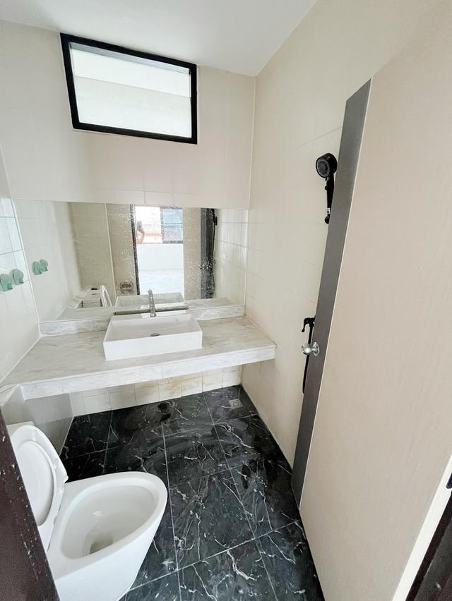 บ้านทาวเฮ้าส์ หมู่บ้านสินทวีสวนธน3 16